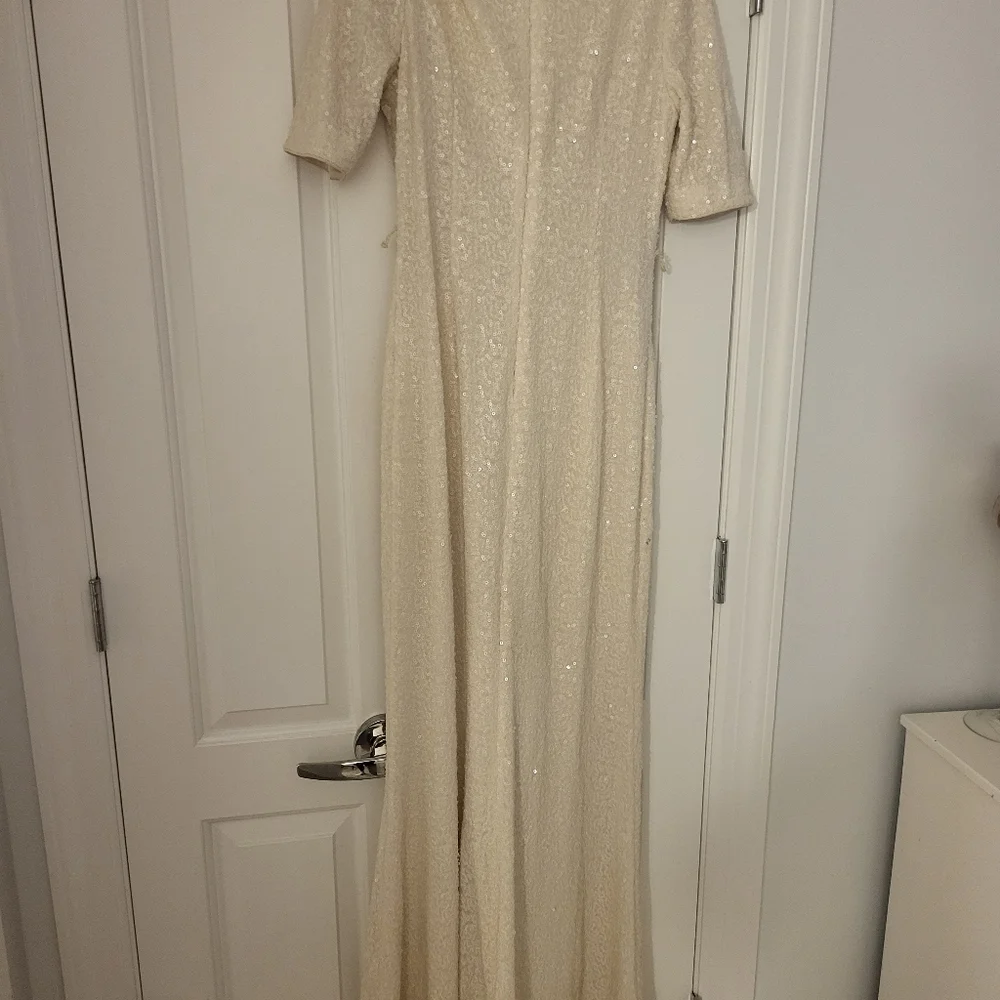 Dress - Picture 7 of 7